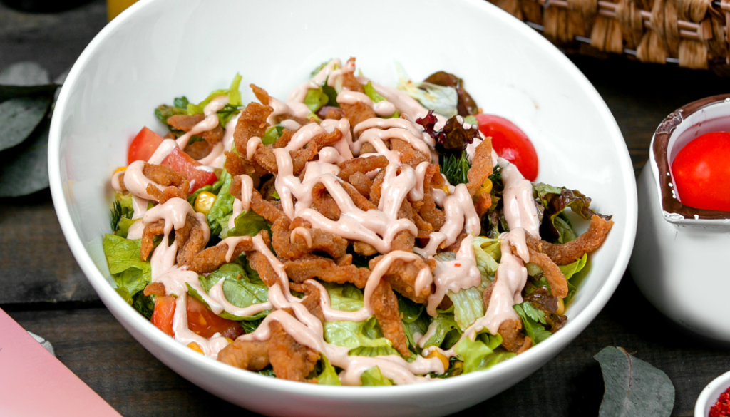 sałatka z gyros