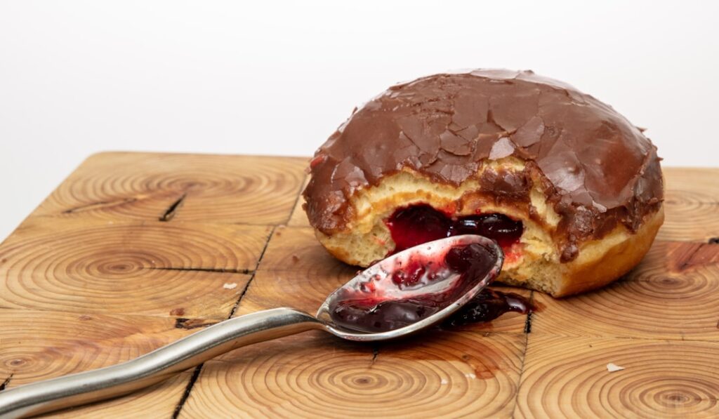 pączki z powidłami śliwkowymi